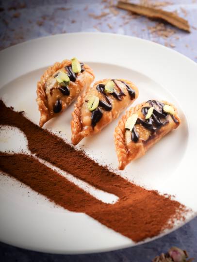Chocolate cinnamom kajjikayalu